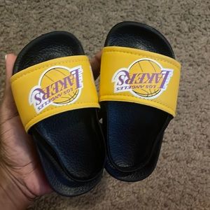Lakers sandals size 5/6